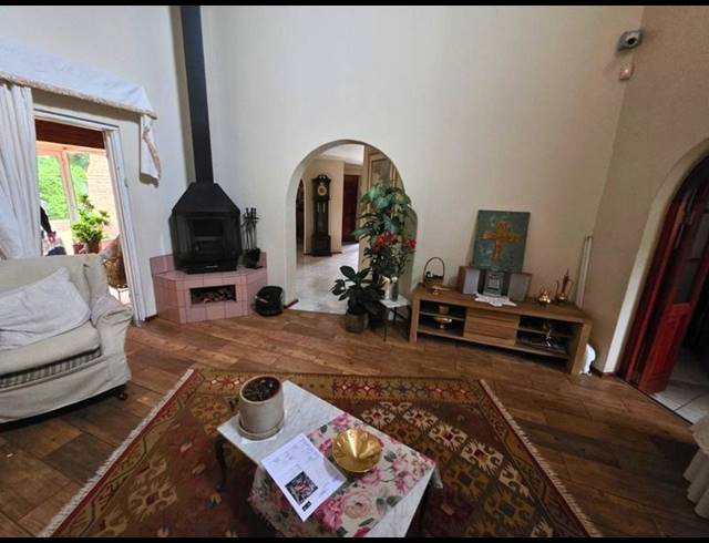 4 BEDROOM HOUSE FOR SALE IN GLEN MARAIS